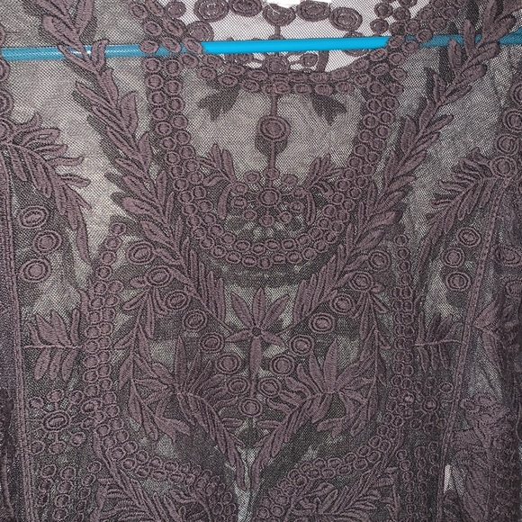 Lace grey top - Picture 2 of 4